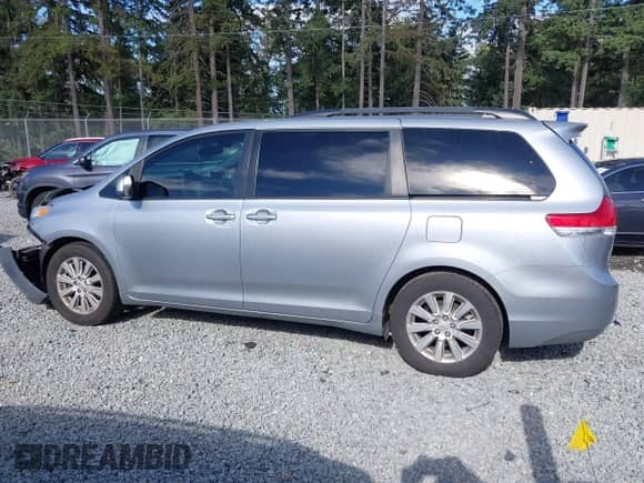2014 Toyota Sienna Limited with VIN 5TDDK3DC1ES079295, listed as a IAAI auction lot 42724857 with 112,157 mi miles and . Bid and sale history available at DreamBid. Image 14.