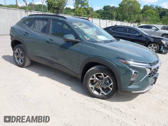 2025 Chevrolet Trax LT с VIN KL77LHEP1SC213080, выставлен на аукционе IAAI как лот 42992895 с пробегом 1 802 миль миль и . История ставок и продаж доступна на DreamBid. Изображение 1.