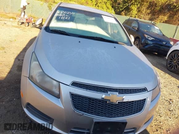 2013 Chevrolet Cruze 1LT with VIN 1G1PC5SB2D7137500, listed as a IAAI auction lot 43502511 with 181,697 mi miles and . Bid and sale history available at DreamBid. Image 6.