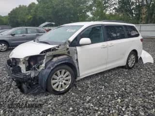 2017 Toyota Sienna LE с VIN 5TDJZ3DC4HS166711, выставлен на аукционе Copart как лот 66702235 с пробегом 236 654 миль миль и Списание • Salvage title. История ставок и продаж доступна на DreamBid. Изображение 1.