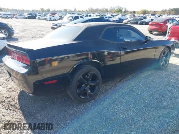 2014 Dodge Challenger R/T Plus with VIN 2C3CDYBT2EH274265, listed as a IAAI auction lot 41845052 with 120,290 mi miles and . Bid and sale history available at DreamBid. Image 4.