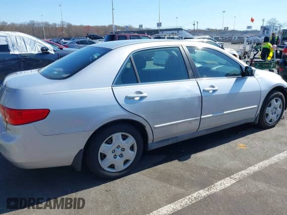 2005 Honda Accord LX with VIN 1HGCM66325A040041, listed as a IAAI auction lot 41997495 with 177,632 mi miles and . Bid and sale history available at DreamBid. Image 12.
