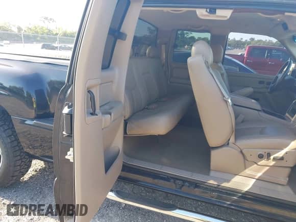 2004 Chevrolet Silverado 1500 LS с VIN 1GCEC19T44Z291569, выставлен на аукционе IAAI как лот 42020719 с пробегом 119 212 миль миль и . История ставок и продаж доступна на DreamBid. Изображение 8.