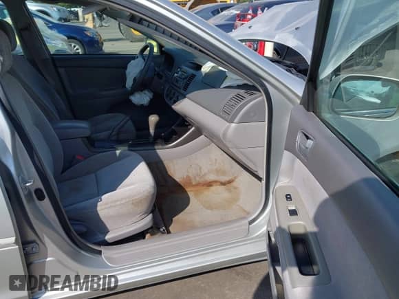 2002 Toyota Camry XLE с VIN 4T1BF32K02U523386, выставлен на аукционе IAAI как лот 43270837 с пробегом 175 022 миль миль и . История ставок и продаж доступна на DreamBid. Изображение 5.