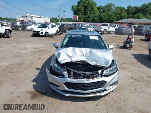 2017 Chevrolet Cruze LT с VIN 3G1BE6SM4HS561277, выставлен на аукционе IAAI как лот 42692594 с пробегом 129 105 миль миль и . История ставок и продаж доступна на DreamBid. Изображение 11.