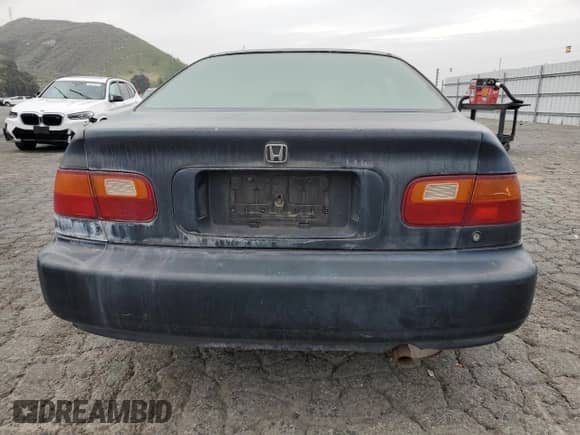 1993 Honda Civic z VIN 1HGEJ2149PL035582, wystawiony jako Copart lot #47945715 z przebiegiem 354 483 mil mil oraz Czysty tytuł • Clean title. Historia ofert i sprzedaży dostępna na DreamBid. Obrazek 6.