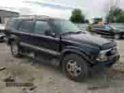 1996 Chevrolet Blazer with VIN 1GNDT13W1T2160564, listed as a Copart auction lot 65175335 with 157,949 mi miles and Non repairable. Bid and sale history available at DreamBid. Image 4.