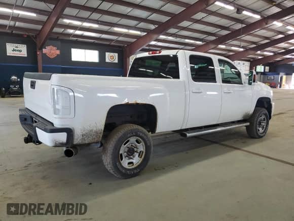 2011 Chevrolet Silverado 2500HD LTZ z VIN 1GC1KYC89BF260220, wystawiony jako Copart lot #57299895 z przebiegiem 223 957 mil mil oraz Czysty tytuł • Clean title. Historia ofert i sprzedaży dostępna na DreamBid. Obrazek 3.