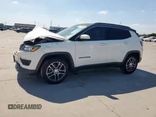 2019 Jeep Compass Latitude z VIN 3C4NJCBB5KT726090, wystawiony jako Copart lot #67247035 z przebiegiem 138 305 mil mil oraz Szkoda całkowita • Salvage title. Historia ofert i sprzedaży dostępna na DreamBid. Obrazek 1.