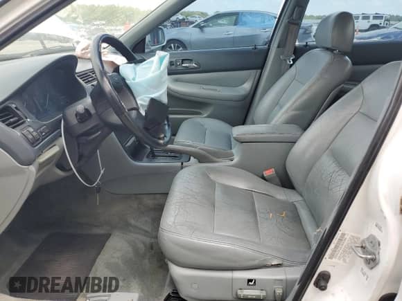 1996 Honda Accord EX z VIN 1HGCE6678TA014024, wystawiony jako Copart lot #62682674 z przebiegiem 238 989 mil mil oraz Szkoda całkowita • Salvage title. Historia ofert i sprzedaży dostępna na DreamBid. Obrazek 7.