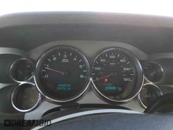 2007 Chevrolet Silverado 2500HD 1LT z VIN 1GCHC24K67E523960, wystawiony jako Copart lot #68920995 z przebiegiem 259 706 mil mil oraz Szkoda całkowita • Salvage title. Historia ofert i sprzedaży dostępna na DreamBid. Obrazek 9.