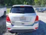 2017 Chevrolet Trax LS z VIN KL7CJKSB8HB261653, wystawiony jako IAAI lot #42975234 z przebiegiem 77 396 mil mil oraz . Historia ofert i sprzedaży dostępna na DreamBid. Obrazek 16.
