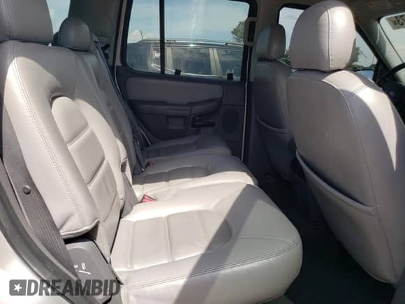 2005 Ford Explorer XLT z VIN 1FMZU63W65UB30889, wystawiony jako Copart lot #59851273 z przebiegiem 132 001 mil mil oraz Szkoda całkowita • Salvage title. Historia ofert i sprzedaży dostępna na DreamBid. Obrazek 11.