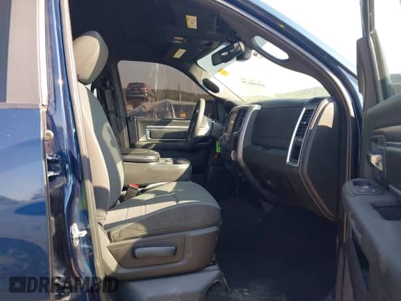 2022 Ram 1500 Warlock z VIN 1C6RR7GG9NS237498, wystawiony jako IAAI lot #43188529 z przebiegiem 94 899 mil mil oraz . Historia ofert i sprzedaży dostępna na DreamBid. Obrazek 5.