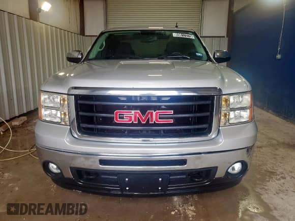 2010 GMC Sierra 1500 SLE z VIN 1GTSCVE08AZ290989, wystawiony jako Copart lot #69817275 z przebiegiem 226 178 mil mil oraz Czysty tytuł • Clean title. Historia ofert i sprzedaży dostępna na DreamBid. Obrazek 5.
