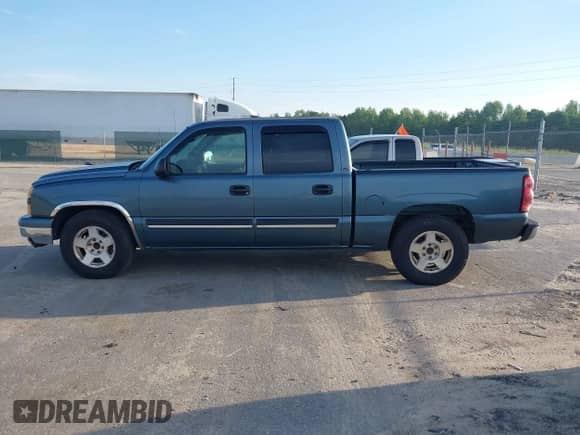 2006 Chevrolet Silverado 1500 LT2 z VIN 2GCEC13Z761347531, wystawiony jako IAAI lot #42121593 z przebiegiem 344 438 mil mil oraz . Historia ofert i sprzedaży dostępna na DreamBid. Obrazek 15.