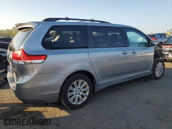 2013 Toyota Sienna LE with VIN 5TDJK3DCXDS063324, listed as a Copart auction lot 81369775 with 141,124 mi miles and Salvage title. Bid and sale history available at DreamBid. Image 3.