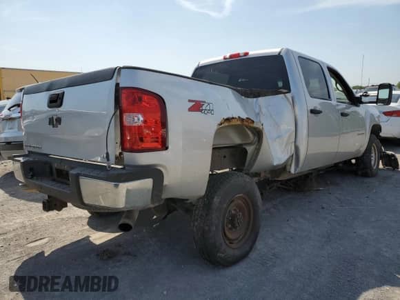 2010 Chevrolet Silverado 2500HD LT с VIN 1GC4KXBG8AF150516, выставлен на аукционе Copart как лот 53916642 с пробегом 229 772 миль миль и Списание • Salvage title. История ставок и продаж доступна на DreamBid. Изображение 4.