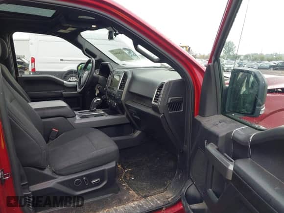 2016 Ford F-150 XLT z VIN 1FTEW1EF1GFC99500, wystawiony jako IAAI lot #43266840 z przebiegiem 143 876 mil mil oraz . Historia ofert i sprzedaży dostępna na DreamBid. Obrazek 5.