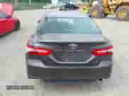 2018 Toyota Camry SE z VIN 4T1B11HK8JU541000, wystawiony jako IAAI lot #42759084 z przebiegiem 54 273 mil mil oraz . Historia ofert i sprzedaży dostępna na DreamBid. Obrazek 16.