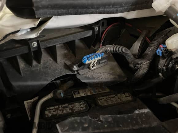 2023 Chevrolet Express Cargo with VIN 1GCWGAFP2P1259531, listed as a IAAI auction lot 43589758 with 38,617 mi miles and . Bid and sale history available at DreamBid. Image 15.