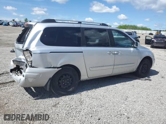 2008 Hyundai Entourage GLS с VIN KNDMC233986048910, выставлен на аукционе Copart как лот 56009155 с пробегом 246 917 миль миль и Списание • Salvage title. История ставок и продаж доступна на DreamBid. Изображение 3.