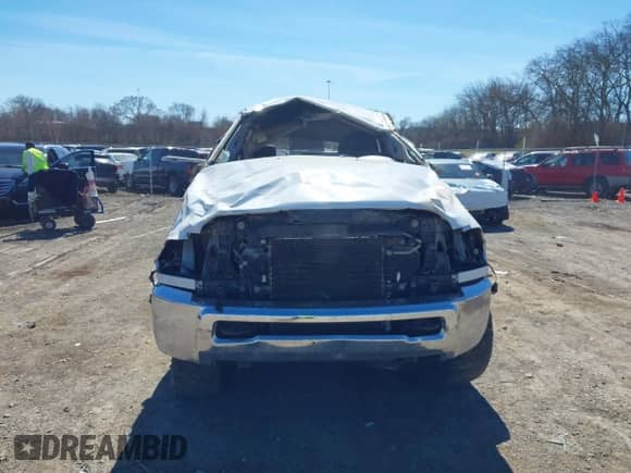 2010 Dodge 2500 SLT z VIN 3D7UT2CL2AG169191, wystawiony jako IAAI lot #41689038 z przebiegiem 198 027 mil mil oraz . Historia ofert i sprzedaży dostępna na DreamBid. Obrazek 12.