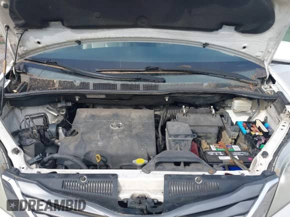 2012 Toyota Sienna XLE with VIN 5TDYK3DC4CS231407, listed as a IAAI auction lot 43531271 with 382,802 mi miles and . Bid and sale history available at DreamBid. Image 10.