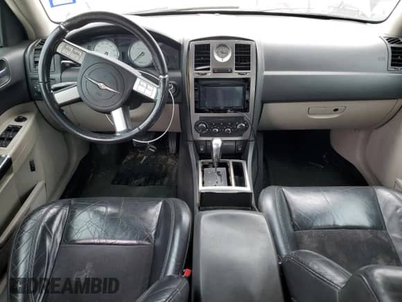 2006 Chrysler 300 C SRT-8 with VIN 2C3LA73W36H377854, listed as a Copart auction lot 79533984 with 260,761 mi miles and Clean title. Bid and sale history available at DreamBid. Image 8.