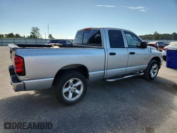 2008 Dodge 1500 SLT with VIN 1D7HU18N98J122073, listed as a Copart auction lot 81735685 with 256,726 mi miles and Clean title. Bid and sale history available at DreamBid. Image 3.