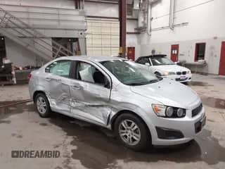 2014 Chevrolet Sonic LT с VIN 1G1JC5SH8E4131603, выставлен на аукционе IAAI как лот 42896356 с пробегом 103 663 миль миль и . История ставок и продаж доступна на DreamBid. Изображение 1.