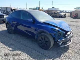 2024 Tesla Model Y с VIN 7SAYGDED0RF159622, выставлен на аукционе IAAI как лот 42760129 с пробегом 10 428 миль миль и . История ставок и продаж доступна на DreamBid. Изображение 1.