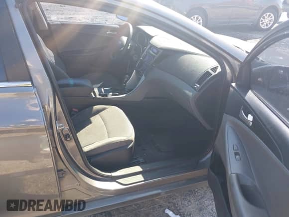 2011 Hyundai Sonata GLS with VIN 5NPEB4AC0BH048460, listed as a IAAI auction lot 43237502 with 170,380 mi miles and . Bid and sale history available at DreamBid. Image 5.