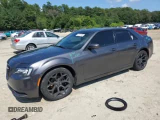 2019 Chrysler 300 S с VIN 2C3CCABG4KH562684, выставлен на аукционе Copart как лот 67721745 с пробегом 142 443 миль миль и Списание • Salvage title. История ставок и продаж доступна на DreamBid. Изображение 1.