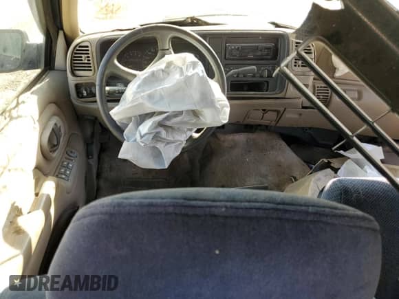 1999 Chevrolet Suburban с VIN 1GNGK26R7XJ423387, выставлен на аукционе Copart как лот 72254674 с пробегом Не указан миль и На запчасти • Non repairable. История ставок и продаж доступна на DreamBid. Изображение 8.