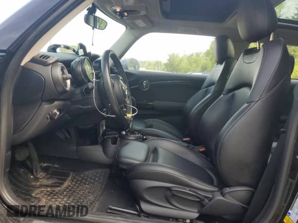 2015 MINI Hardtop S with VIN WMWXP7C52F2A33637, listed as a Copart auction lot 61159235 with 186,748 mi miles and Clean title. Bid and sale history available at DreamBid. Image 7.