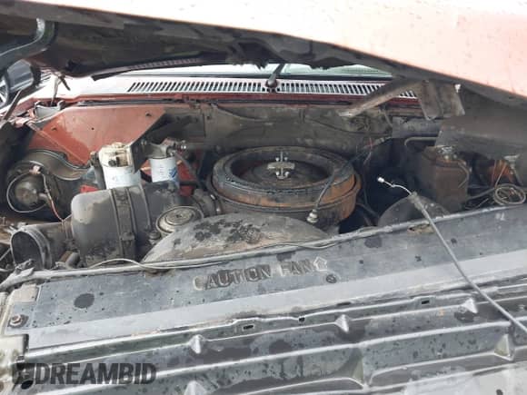 1983 Chevrolet Silverado 3500 z VIN 1GCGC33J4DS147895, wystawiony jako IAAI lot #40929512 z przebiegiem 13 095 mil mil oraz . Historia ofert i sprzedaży dostępna na DreamBid. Obrazek 10.