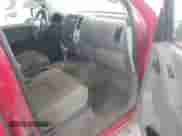 2011 Nissan Frontier Pro-4X z VIN 1N6AD0EV6BC448156, wystawiony jako IAAI lot #42466102 z przebiegiem 119 067 mil mil oraz . Historia ofert i sprzedaży dostępna na DreamBid. Obrazek 5.