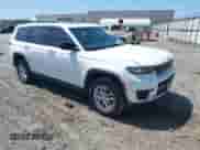 2025 Jeep Grand Cherokee Altitude X z VIN 1C4RJJAG5S8631580, wystawiony jako IAAI lot #43187690 z przebiegiem 14 194 mil mil oraz . Historia ofert i sprzedaży dostępna na DreamBid. Obrazek 1.
