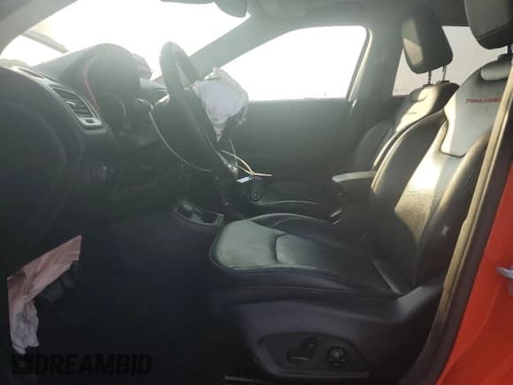 2018 Jeep Compass Trailhawk z VIN 3C4NJDDB6JT419478, wystawiony jako Copart lot #71927945 z przebiegiem 63 811 mil mil oraz Szkoda całkowita • Salvage title. Historia ofert i sprzedaży dostępna na DreamBid. Obrazek 7.