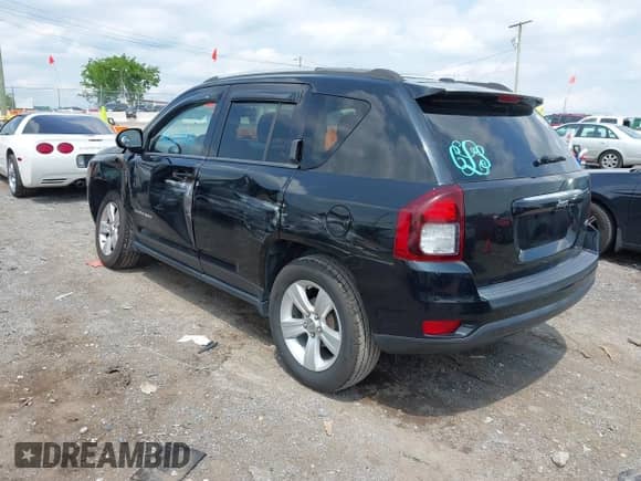 2015 Jeep Compass Latitude with VIN 1C4NJCEB5FD361630, listed as a IAAI auction lot 42263965 with 66,866 mi miles and . Bid and sale history available at DreamBid. Image 3.
