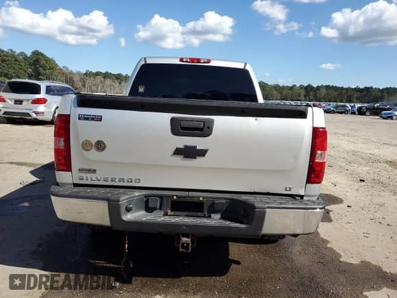 2011 Chevrolet Silverado 1500 LT с VIN 3GCPCSE00BG177589, выставлен на аукционе Copart как лот 85139795 с пробегом 232 383 миль миль и Списание • Salvage title. История ставок и продаж доступна на DreamBid. Изображение 6.