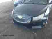 2012 Chevrolet Cruze LS z VIN 1G1PC5SH2C7379755, wystawiony jako IAAI lot #43475685 z przebiegiem 119 961 mil mil oraz . Historia ofert i sprzedaży dostępna na DreamBid. Obrazek 6.