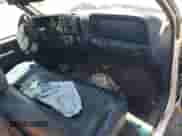 1997 Chevrolet Silverado 1500 z VIN 1GCEC14W2VZ138482, wystawiony jako Copart lot #55863424 z przebiegiem 270 995 mil mil oraz Szkoda całkowita • Salvage title. Historia ofert i sprzedaży dostępna na DreamBid. Obrazek 8.