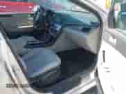 2017 Hyundai Sonata SE с VIN 5NPE24AF4HH475160, выставлен на аукционе IAAI как лот 43263942 с пробегом 79 985 миль миль и . История ставок и продаж доступна на DreamBid. Изображение 5.