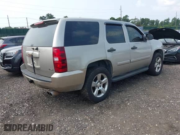 2008 Chevrolet Tahoe Special Service с VIN 1GNFK03078R277839, выставлен на аукционе IAAI как лот 42945514 с пробегом Не указан миль и . История ставок и продаж доступна на DreamBid. Изображение 4.