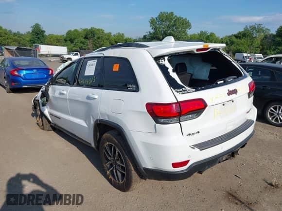 2019 Jeep Grand Cherokee Trailhawk z VIN 1C4RJFLT5KC849653, wystawiony jako IAAI lot #42634813 z przebiegiem 160 722 mil mil oraz . Historia ofert i sprzedaży dostępna na DreamBid. Obrazek 3.