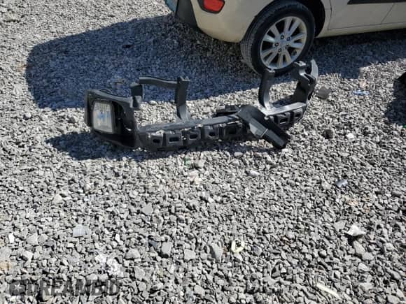 2016 Ram 1500 Tradesman z VIN 1C6RR7FT6GS323174, wystawiony jako Copart lot #85120815 z przebiegiem 92 579 mil mil oraz Szkoda całkowita • Salvage title. Historia ofert i sprzedaży dostępna na DreamBid. Obrazek 12.