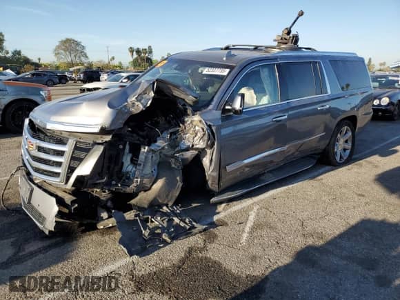 2019 Cadillac Escalade ESV Luxury z VIN 1GYS4HKJ3KR136780, wystawiony jako Copart lot #52337735 z przebiegiem Nie podano mil oraz Szkoda całkowita • Salvage title. Historia ofert i sprzedaży dostępna na DreamBid. Obrazek 1.