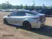 2019 Toyota Camry XSE z VIN 4T1B61HK0KU246668, wystawiony jako IAAI lot #42580274 z przebiegiem 61 325 mil mil oraz . Historia ofert i sprzedaży dostępna na DreamBid. Obrazek 3.